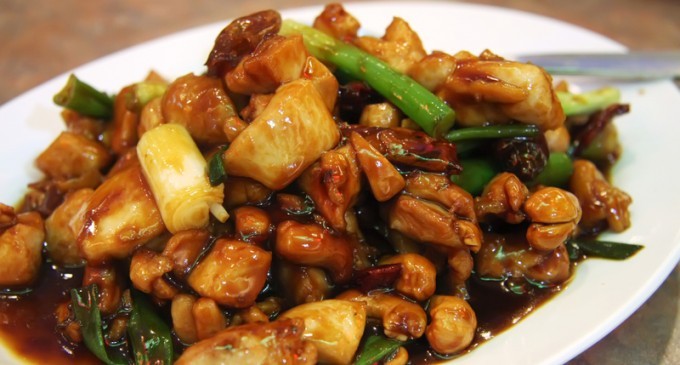 Better Than Take Out: This Stir Fried Cashew Chicken Dish Only Needs 20 Minutes To Cook