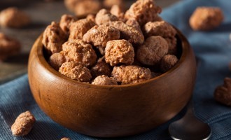 These Cinnamon Sugar Glazed & Oven Roasted Nuts Were Super Addicting & The Perfect Snack