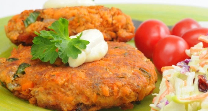 Forget Crab Cakes: Make These Salmon Cakes Instead; The Entire Family Will Gobble Them Up!