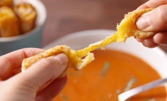 Forget Tradition: These Dippers Are The Best Way To Enjoy This American Classic & We Can’t Stop Eating Them