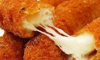 These Cheesy Mozzarella Sticks Tasted Even Better Once We Deep Fried Them With This Special Ingredient