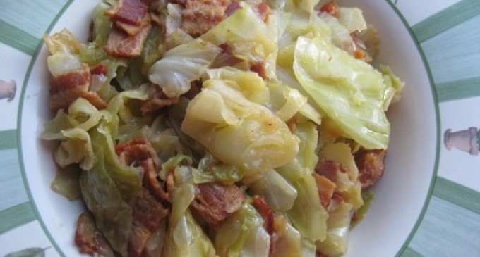 There Are Only 5 Simple Ingredients In This Tasty Bacon Fried Cabbage Recipe & The Results Are Incredible!