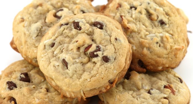 Skip The Hotel Stay & Make These Delicious Homemade Version Of Double Tree’s Famous Chocolate Chip Cookies!