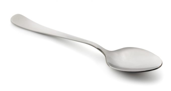 We Just Found 3 Helpful Kitchen Hacks Using The Teaspoon & It Doesn’t Involve Stirring & Serving