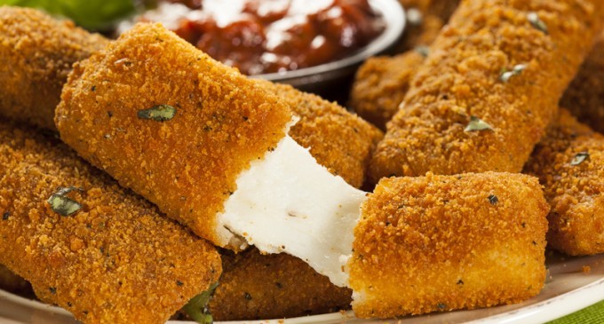 Forget The Breadcrumbs – The Next Time Someone Makes Mozzarella Sticks Make Sure They Add This Instead