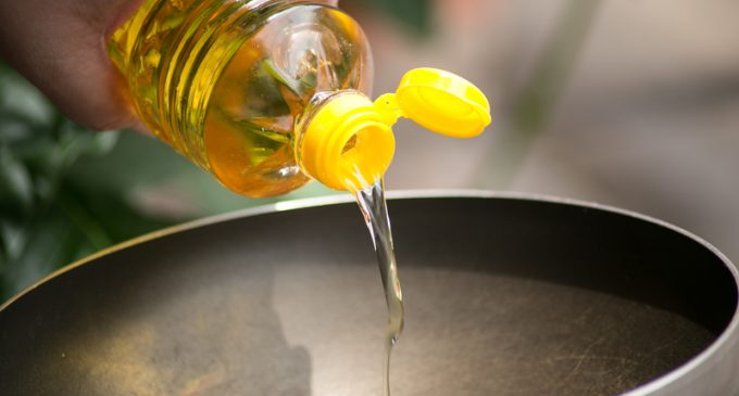 Stop Throwing That Cooking Oil In The Trash Or The Sink, There Is A Much Better Way To Get Rid Of It!