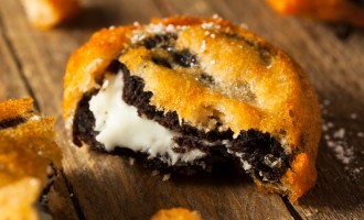 6 Easy Dessert To Make Over A Big Campfire Other Than A Ooooey-Goooey, Chocolaty S’more