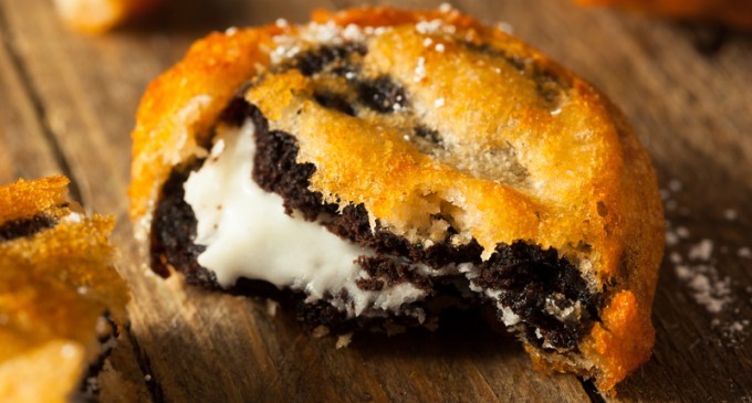 6 Easy Dessert To Make Over A Big Campfire Other Than A Ooooey-Goooey, Chocolaty S’more