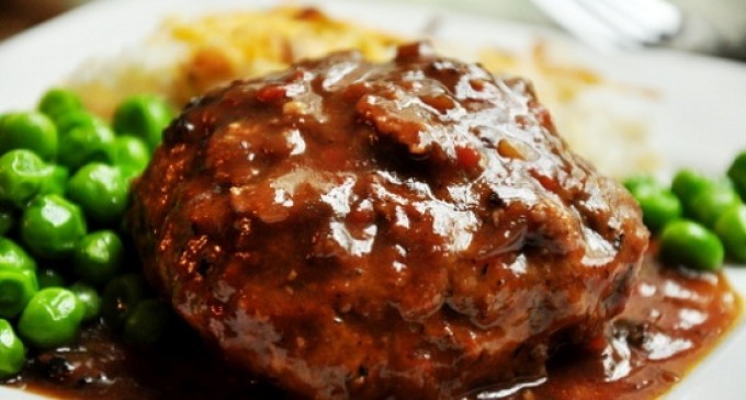 This Classic Salisbury Steak Never Fails To Impress!