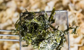 There Is A Type Of Seaweed That Tastes Exactly Like Bacon & We Can’t Get Enough Of It