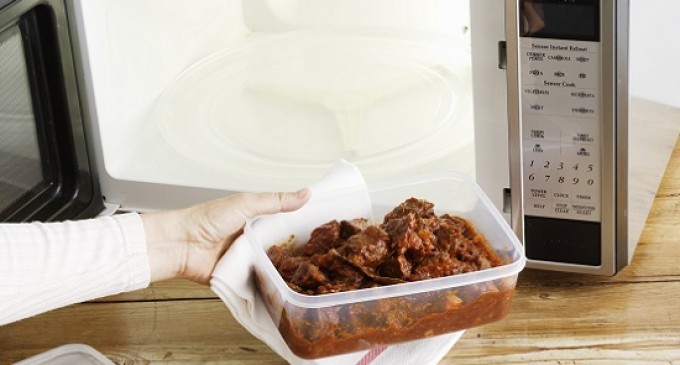 We Just Found A Legitimate Excuse For Tossing Out Leftovers: These 8 Foods Are Poisonous After Being Reheated
