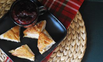 These Eggnog Monte Cristo Sandwiches Are A Perfect Holiday Lunch