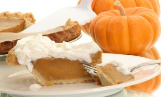If You Like Cheesecake and Pumpkin Pie, Then You Have Got to Try This Dessert That Combines Them Both!