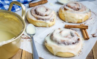 These Copycat Cinnabon Cinnamon Rolls Taste So Close To The Real Thing, They Are Irresistible!