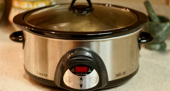 Broken Noodles in a Slow Cooker and in 6 Steps They Had a Meal Everyone Devoured