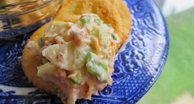 Be The Star Of The Party With This 5 Ingredient Dip!