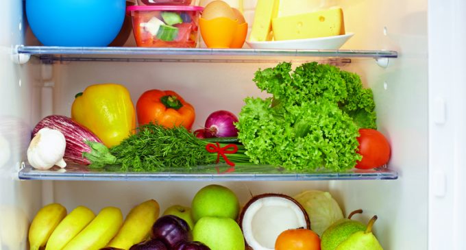 5 Tips to keep the fridge clean and organized.