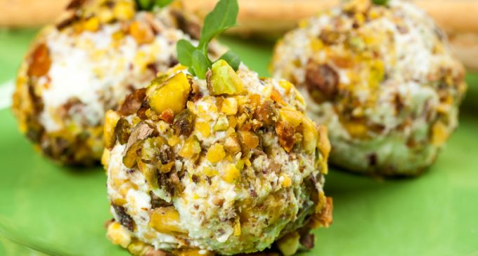 3 Great Reasons Why Tiny Cheese Balls Are Better For Any Party!