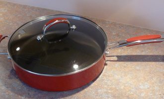 3 Things Everyone Needs To Know About Nonstick Pans