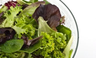 Salad Greens Looking A Little Sad? Use This Amazing Trick To Make Them Look Great Again!