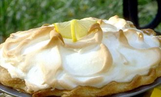 Lemon Meringue Pie That Will Set the Tone For Spring