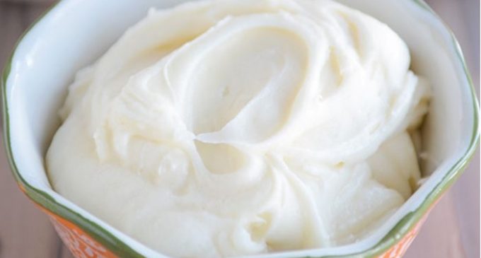 Skip The Canned Stuff, Make This Super Easy And Delicious Vanilla Buttercream Frosting From Scratch!