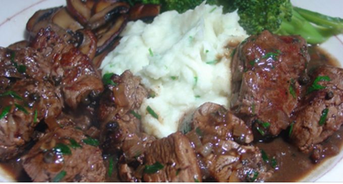 A Steak Dinner With Garlic Mashed Potatoes That is Mind Blowingly Easy to Prepare