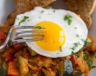 This Amazing Skillet With Eggs, Tomatoes, Bell Peppers And Zucchini Is So Flavorful And Couldn’t Be Easier!