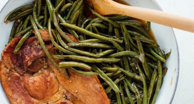 These Southern Style Green Beans Are An Amazing Side For Any Meal!