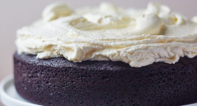 This Dark Chocolate Guinness Cake Takes Chocolate Cake To A Whole New Level And It Is Amazing!