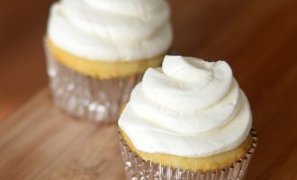 This No-Cook Buttercream Frosting Is Delicious and Easy to Make
