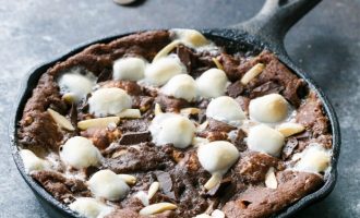 Molten Rocky Road Skillet
