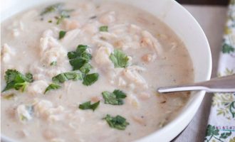 This Creamy White Chicken Chili Is Ideal for Stovetop and Slow Cooker!