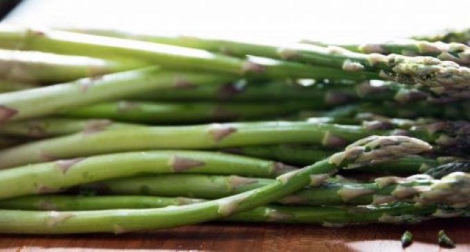 Here’s the Right Way to Trim Asparagus Before Cooking It