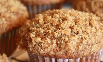 The Classic Banana Muffin With Crunchy Crumb Topping Never Dissappoints