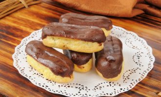 This Is the No-Fail Way to Make Chocolate Eclairs