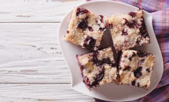 These Blackberry Pie Bars Are the Perfect Summer Dessert
