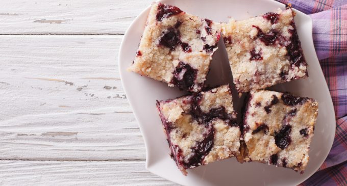 These Blackberry Pie Bars Are the Perfect Summer Dessert