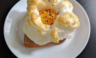 So What’s Up With The Egg Cloud Cooking Craze