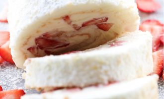 Add Sweetness To Any Gathering With This Strawberry Shortcake Cream Roll