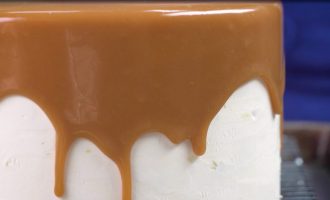 How to Give That Cake A Beautiful Gloss Coating