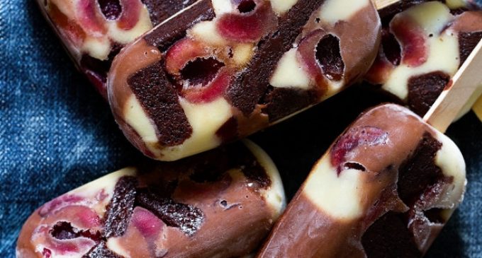 Cool Off This Summer With These Black Forest Pudding Pops