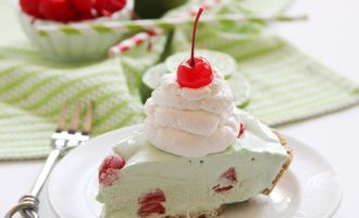This Cherry Limeade Pie Combines 2 of Our Favorite Sweet Treats