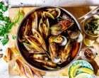 Deliciously Steamed Mussels In a Wine Sauce