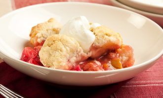 This Strawberry Cobbler Has a Flaky Crust and Rich, Gooey Filling
