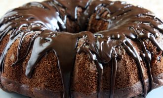 This Chocolate Overload Cake Is a Chocoholic’s Dream