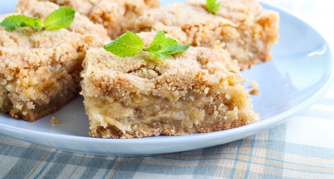 Cool Off This Summer With These Chilled Pineapple Crumble Bars