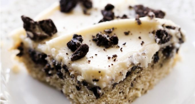 Cookies and Creme Cake That Will Be a Winner at any Party