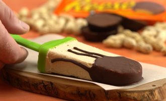 Cool Off With These Peanut Butter Cup Popsicles