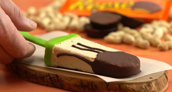 Cool Off With These Peanut Butter Cup Popsicles